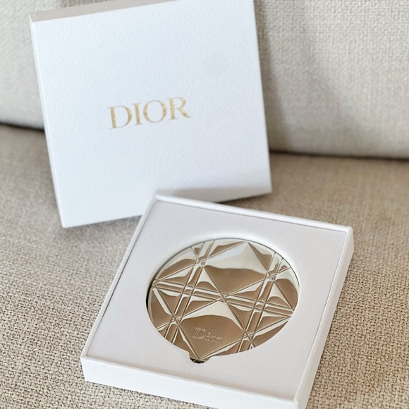 Dior Beauty Silver Double-Side Compact Mirror - Picture 6 of 6